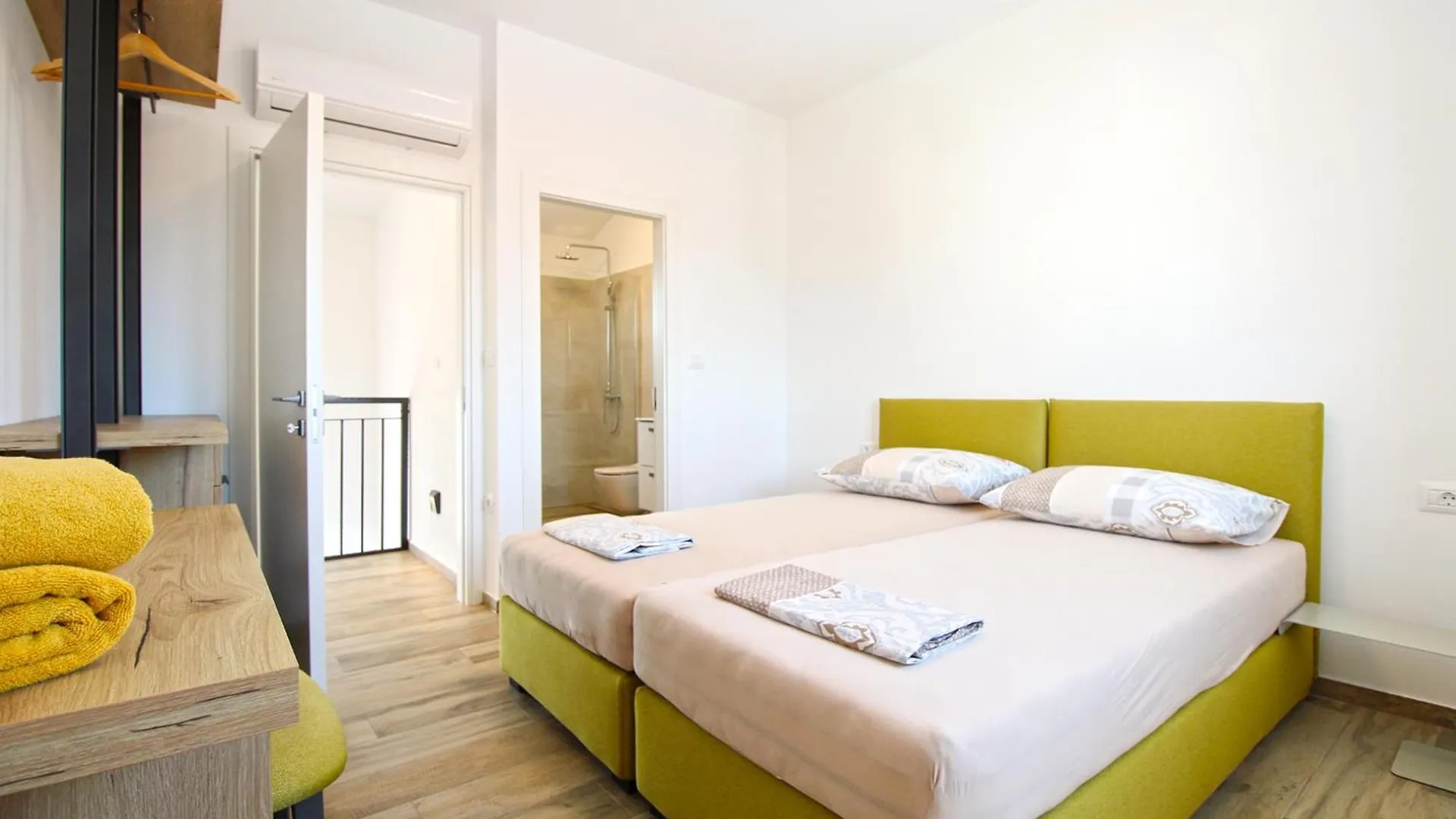 Villa Ruzmarin 2339 Valbandon 0*,  Croatia