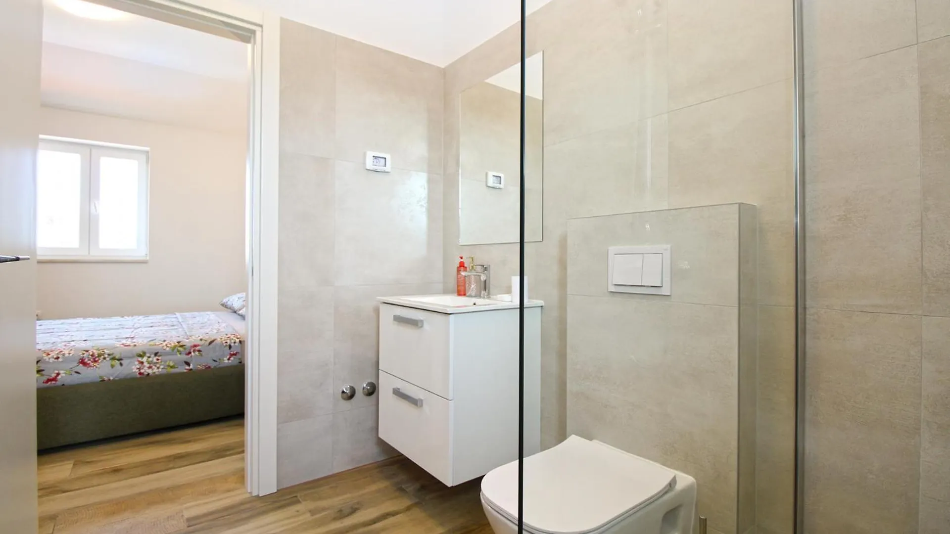 Villa Ruzmarin 2339 Valbandon 0*,  Croatia